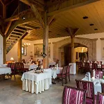 מלון Gaestehaus Kloster Nimbschen 3*