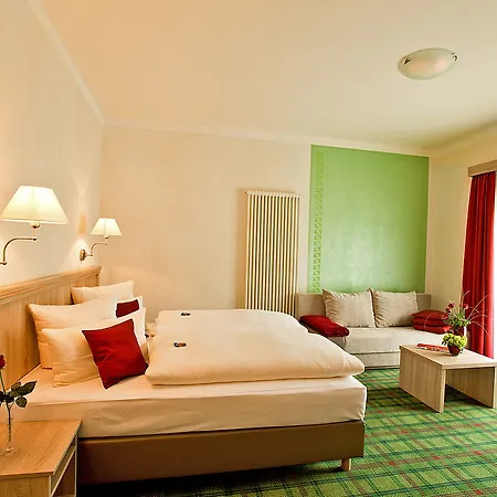 מלון Gaestehaus Kloster Nimbschen