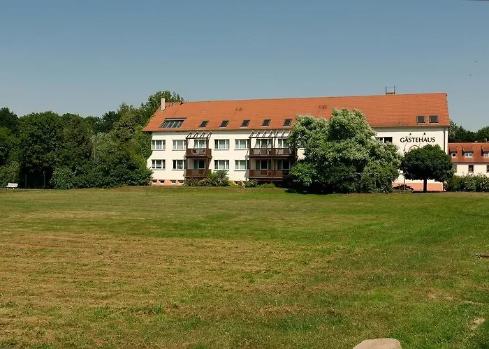 فندق Gaestehaus Kloster Nimbschen 3*